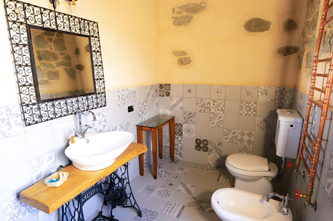 Agriturismo La Cascina Dei Chicchi Bagnone ภายนอก รูปภาพ