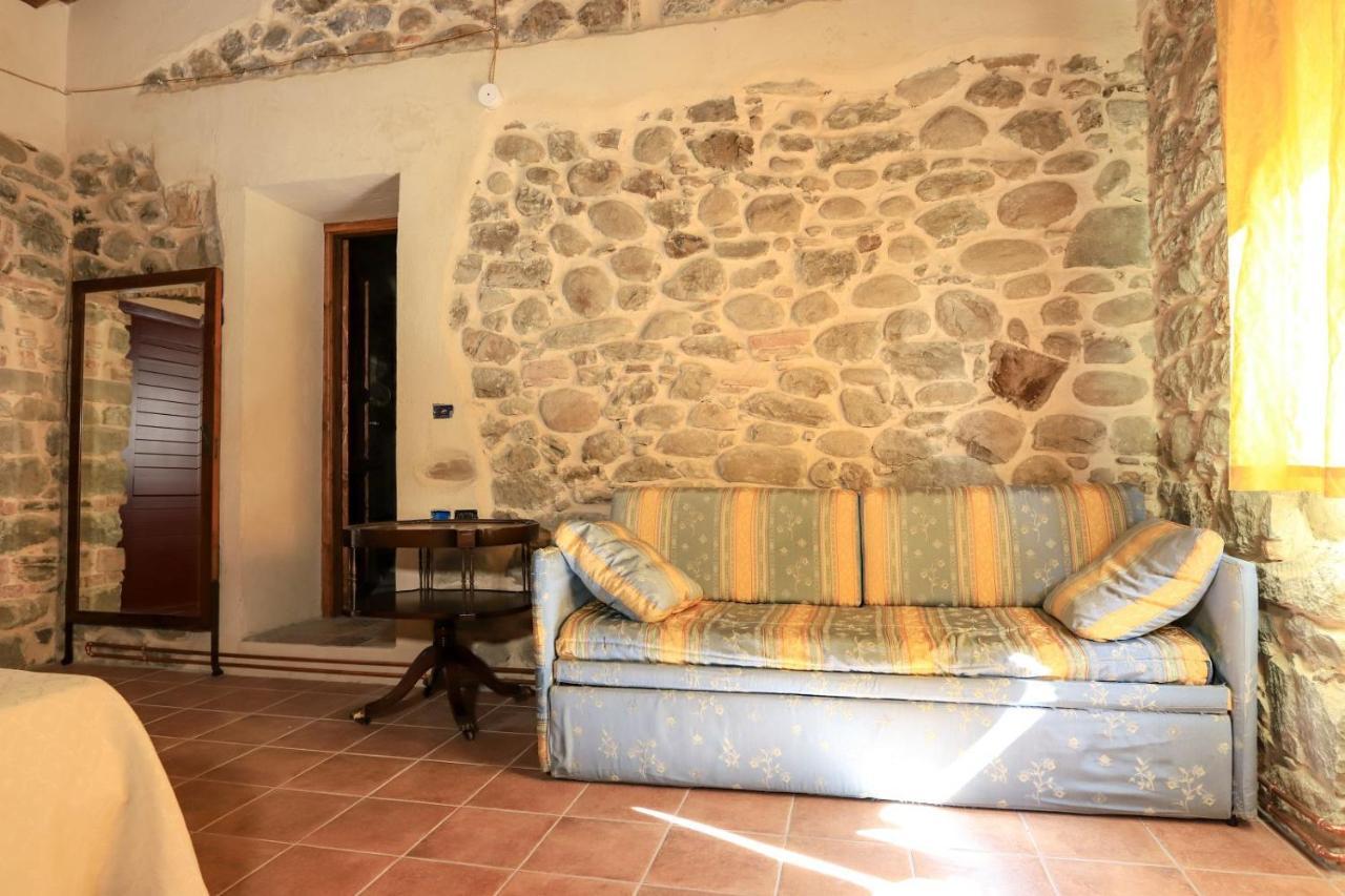 Agriturismo La Cascina Dei Chicchi Bagnone ภายนอก รูปภาพ