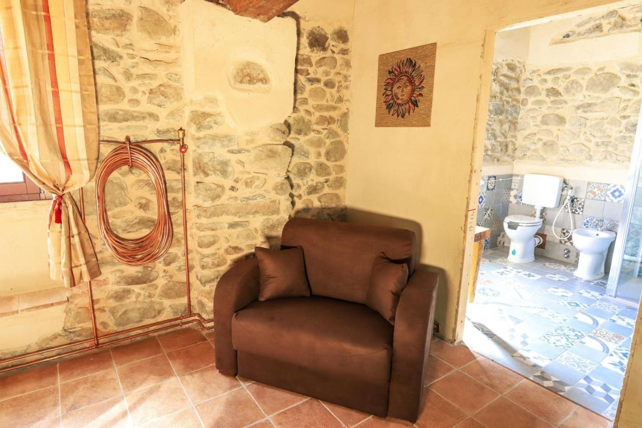 Agriturismo La Cascina Dei Chicchi Bagnone ภายนอก รูปภาพ