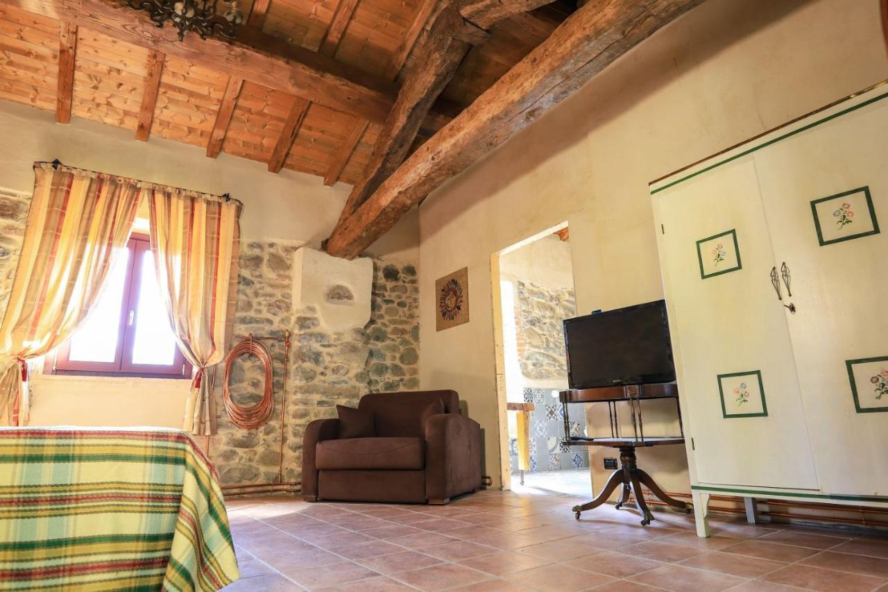 Agriturismo La Cascina Dei Chicchi Bagnone ภายนอก รูปภาพ