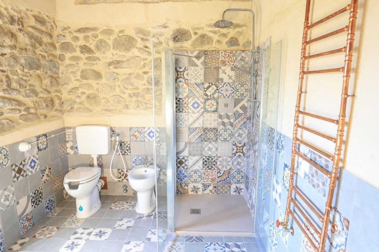 Agriturismo La Cascina Dei Chicchi Bagnone ภายนอก รูปภาพ