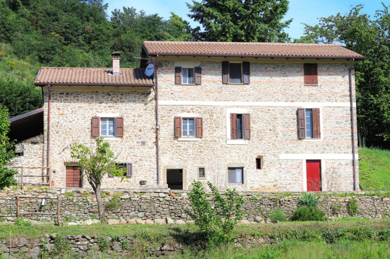 Agriturismo La Cascina Dei Chicchi Bagnone ภายนอก รูปภาพ