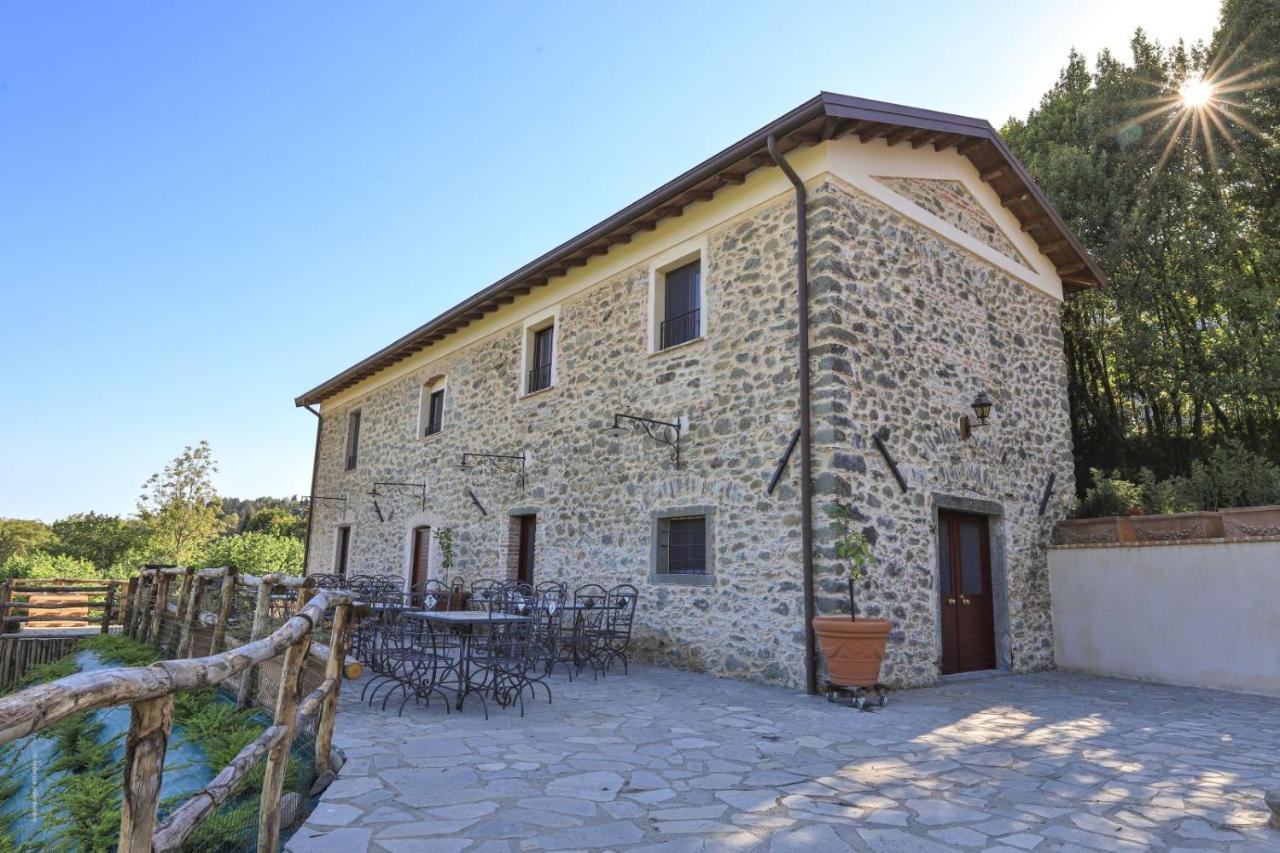 Agriturismo La Cascina Dei Chicchi Bagnone ภายนอก รูปภาพ