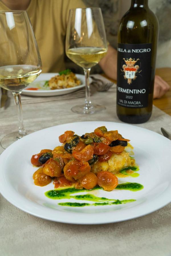 Agriturismo La Cascina Dei Chicchi Bagnone ภายนอก รูปภาพ