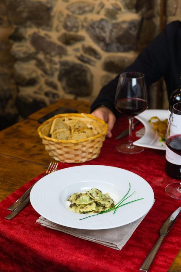 Agriturismo La Cascina Dei Chicchi Bagnone ภายนอก รูปภาพ