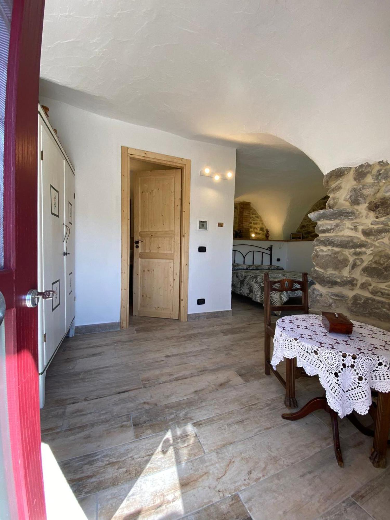 Agriturismo La Cascina Dei Chicchi Bagnone ภายนอก รูปภาพ