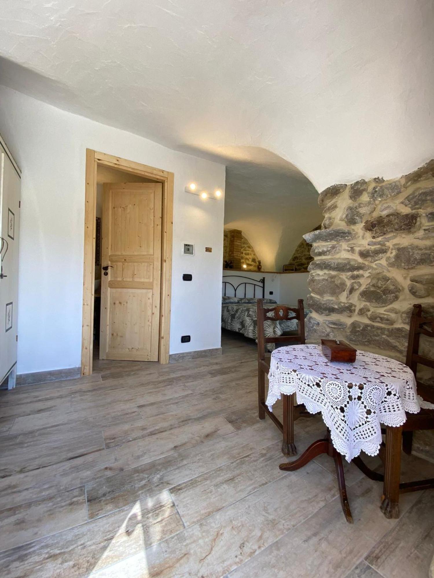Agriturismo La Cascina Dei Chicchi Bagnone ภายนอก รูปภาพ