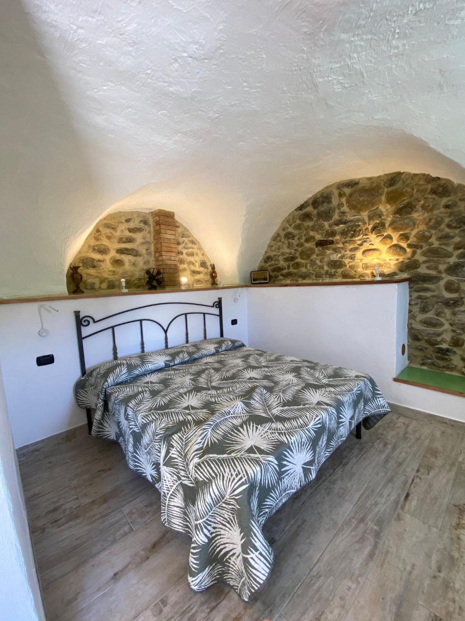 Agriturismo La Cascina Dei Chicchi Bagnone ภายนอก รูปภาพ
