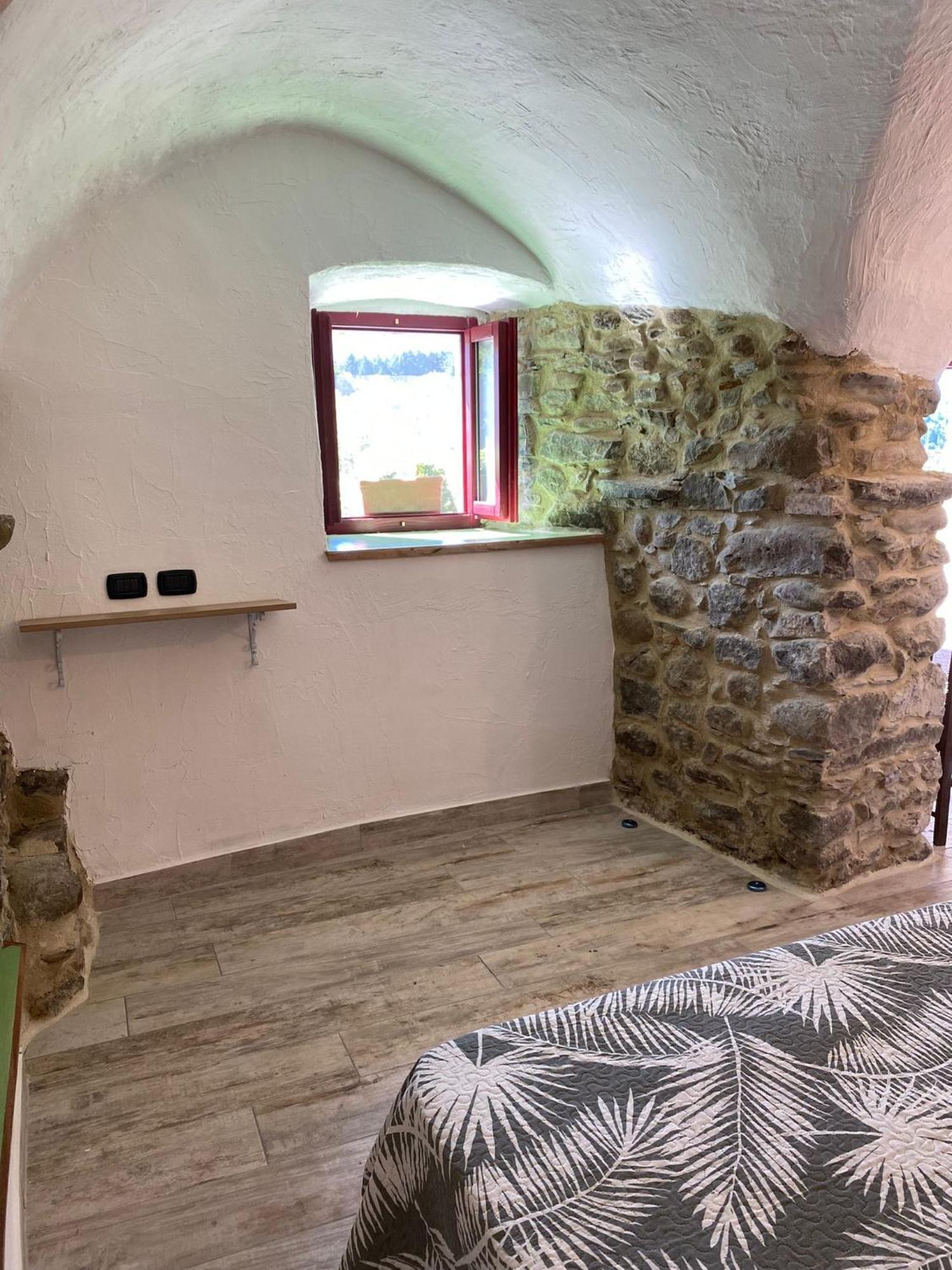 Agriturismo La Cascina Dei Chicchi Bagnone ภายนอก รูปภาพ
